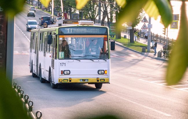 Проїзд у громадському транспорті Тернополя буде безкоштовний для пасажирів у вишиванці - коли 1