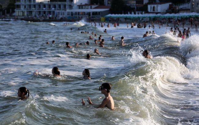 Відпочинок в Одесі 2025 - рятувальники попередили про небезпеку через штормове море 1