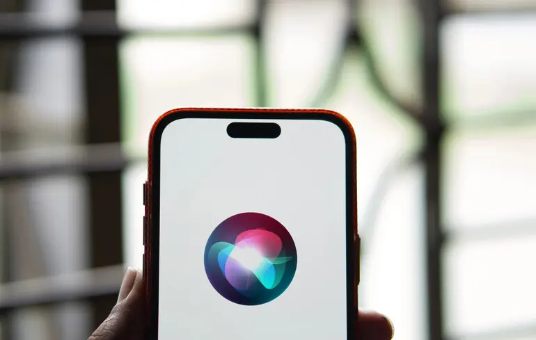 Apple та Google ведуть переговори про інтеграцію Gemini в Siri 1
