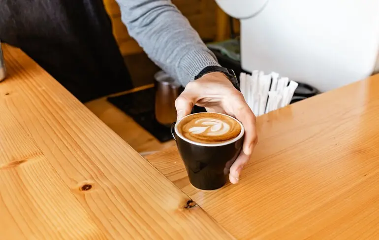 Чому сильно болить голова — причиною може бути відмова від кави — новини науки 1