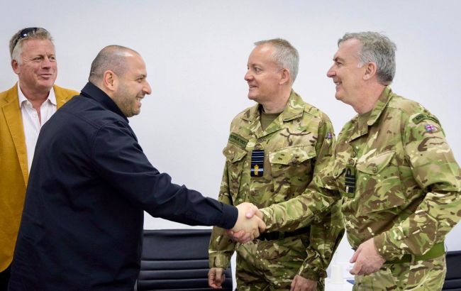 Гарантії безпеки для України Умєров обговорив з адміралом Британії 1