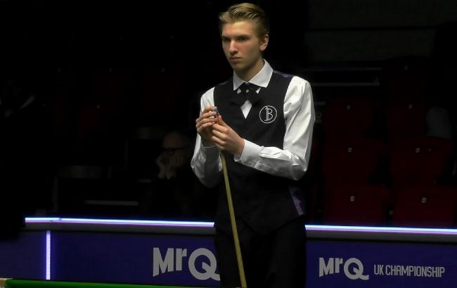 Юліан Бойко переміг Лю Венвея на турнірі зі снукеру - Saudi Arabia Masters 2025 1