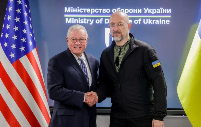 Келлог і Шмигаль зустрілися в Києві та обговорили підготовку угоди щодо дронів 1