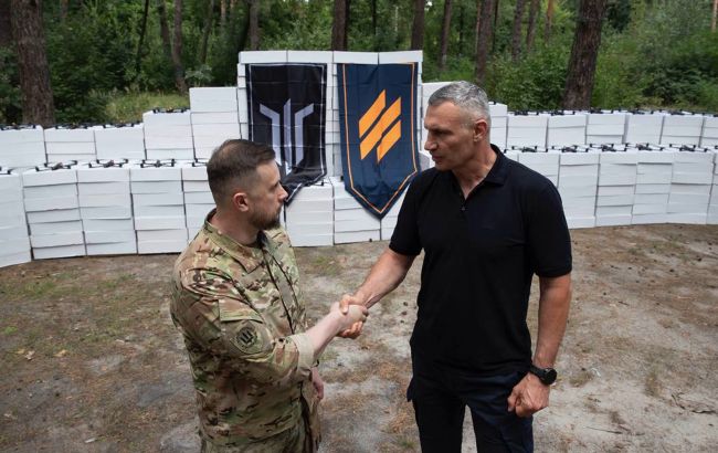 Кличко передав Третьому армійському корпусу 6 тисяч дронів від громади Києва 1