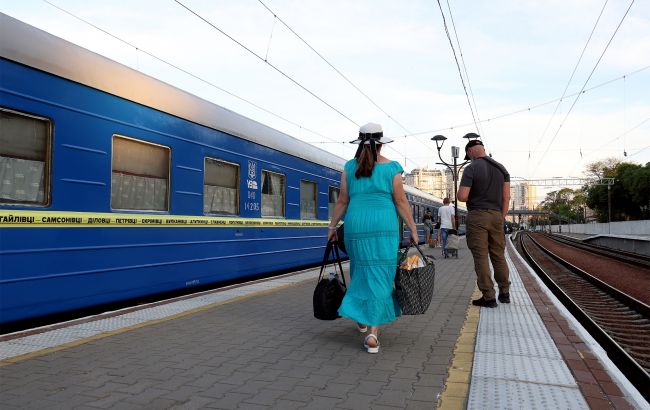 Квитки на поїзди далекого сполучення - коли починається продаж і як зловити вільні місця 1