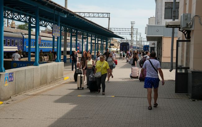 Квитки на поїзди Укрзалізниці користуються рекордним попитом влітку 2025 - куди подорожують українці 1