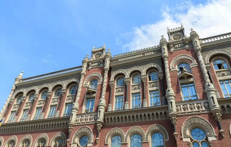 Нацбанк збільшив інтервенції валюти за тиждень 1