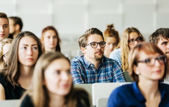НМТ в Україні 2025 року склали на 200 балів кілька тисяч дітей – які підсумкові результати 1