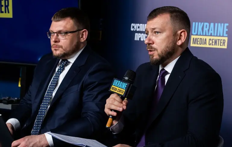 Обшуки у детективів НАБУ - на деяких людей тиснуть, аби вони свідчили про співпрацю детективів з РФ 1