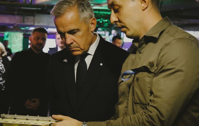 Прем’єру Канади Марку Карні продемонстрували компоненти російської зброї - фото 1