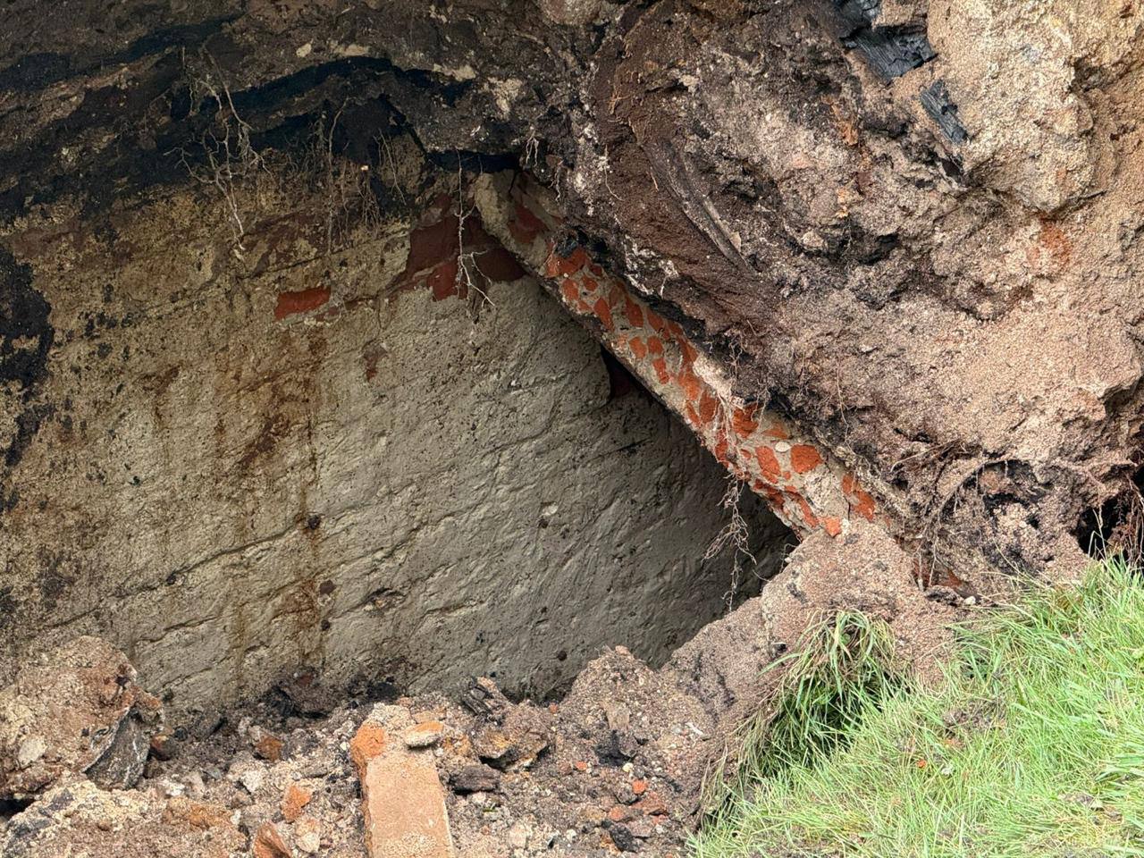 У Харкові у сквері Стрілка виявили підземні ходи після зсуву ґрунту - влада залучає істориків до їх вивчення, фото 4