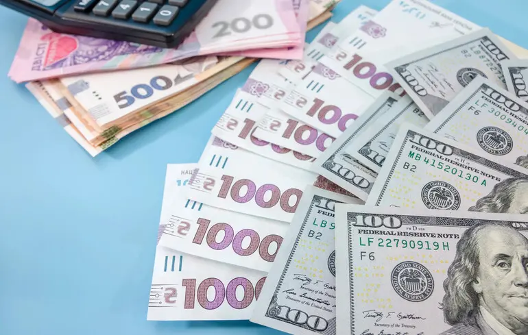 В Україні населення відмовляється купувати готівковий долар 1