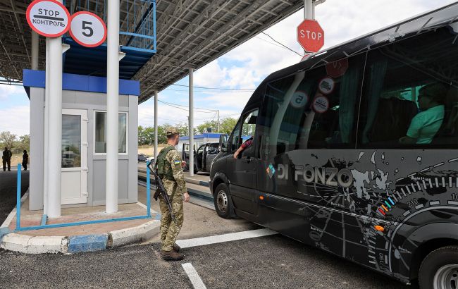 Виїзд за кордон до 22 років для чоловіків - коли це запрацює 1