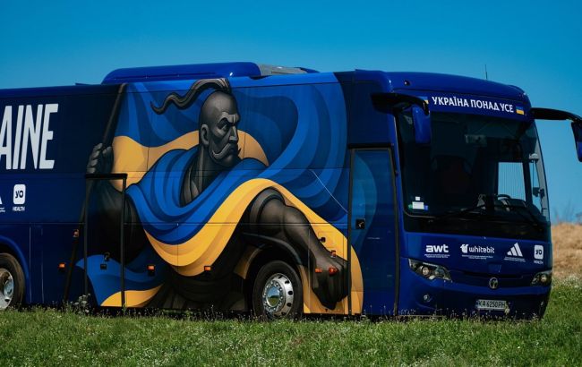 Збірна України перед стартом ЧС 2026 отримала унікальний автобус, фото та відео 1