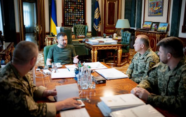 Зеленський провів нараду з військовими 1
