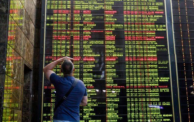 Зміни в розкладі руху приміських електричок і поїздів УЗ через обстріл РФ - які рейси затримуються 1