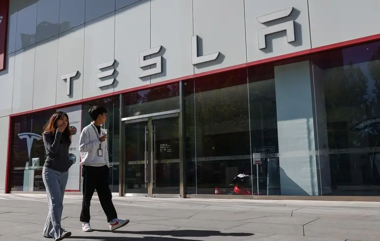 Акції Tesla зросли - Ілон Маск інвестував один мільярд доларів у компанію - новини технологій 1