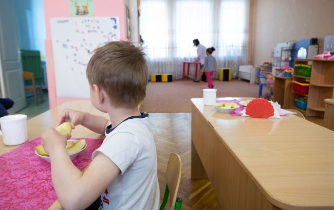 Багатодітні родини отримають знижку на харчування в дитсадках – що вирішив уряд 1