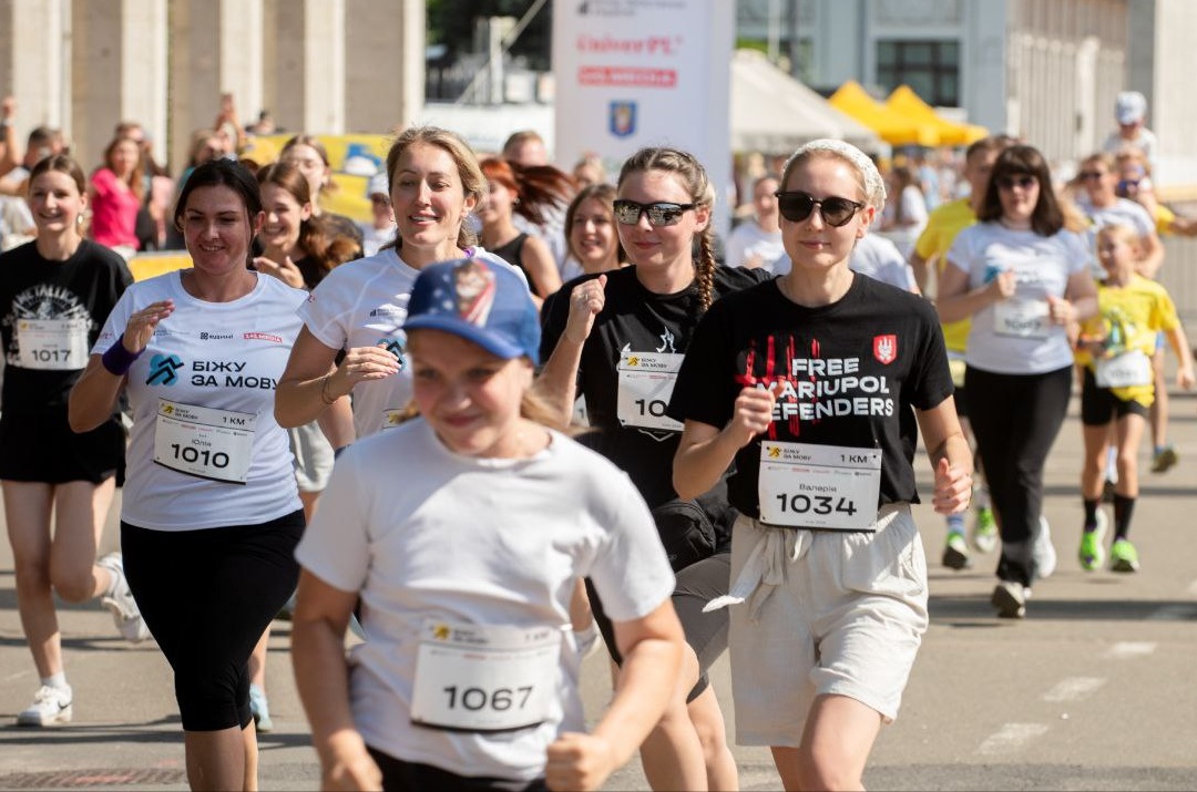 Біжу за мову - до забігу долучилися оборонці Маріуполя 2