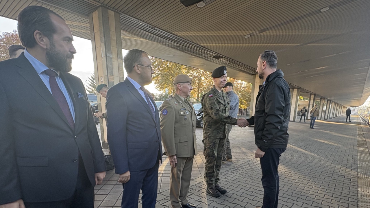 До Києва приїхав міністр оборони Польщі та делегація із збройних сил країни 2