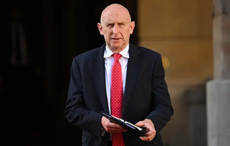 Джон Гілі прибув до Києва 3 вересня – відео – причини візиту – Новини України 1