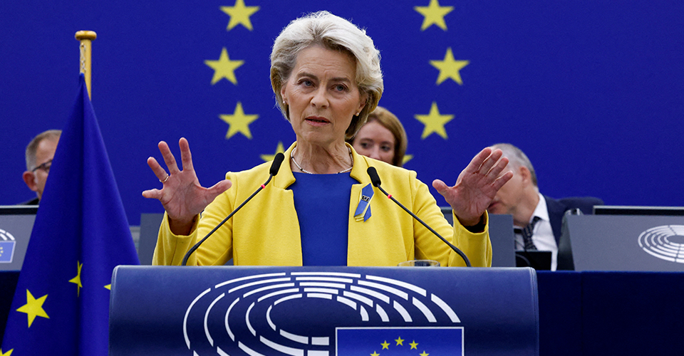 Фон дер Ляєн поговорила з Трампом й анонсувала пакет санкцій проти РФ 1