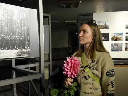 Фотовиставка «Калібр 120х35 мм» - бійці «Азову» показали фронтове життя у фотографіях - фото 5