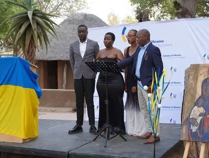 «Ікони на ящиках з-під озброєнь» - український мистецький проєкт уперше презентували в Африці - фото 6