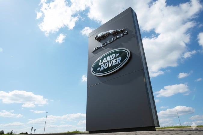 Кібератака змусила Jaguar Land Rover зупинити виробництво на місяць 1