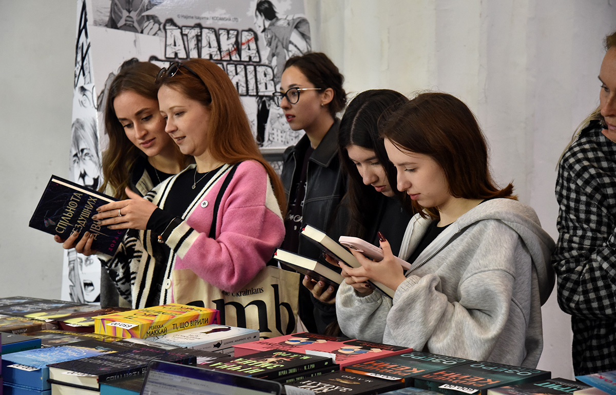 Книжкова країна - у столиці презентували понад 100 видавництв і 400 подій на ВДНГ - фото 20