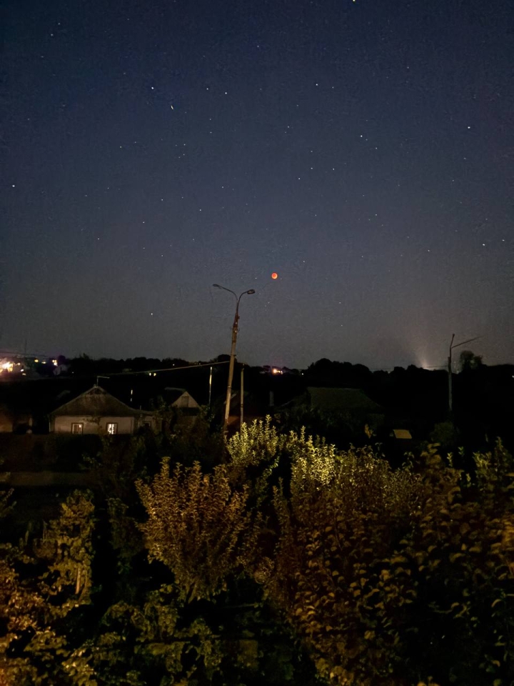 Місячне затемнення 7 вересня 2025 - понад 6 мільярдів людей побачили червоний супутник Землі - фото 34