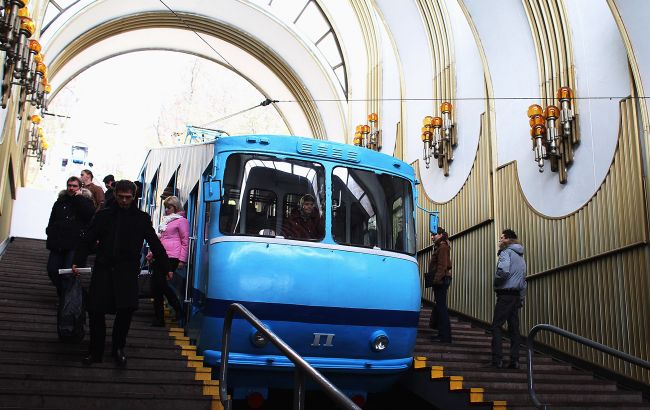 Обстріл Києва 19 вересня - у швидкісному трамваї і фунікулері виникли проблеми з оплатою проїзду 1