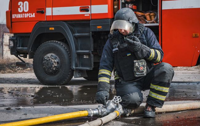 Обстріл залізниці у Донецькій області - в УЗ показали фото наслідків 1