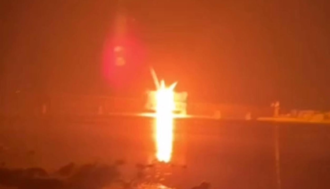 Після нічної атаки на Кременчук зупипинено рух Крюківським мостом через Дніпро 1