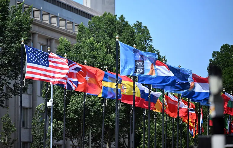 Росія порушила повітряний простір - у НАТО відповіли Москві 1