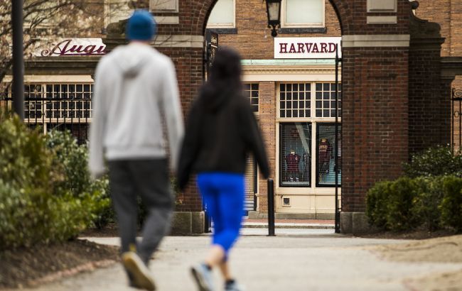 США зобов'язали відновити фінансування Гарварду на 2 млрд доларів 1