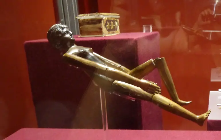 Теракотова лялька римської епохи - артефакт розкриває деталі дитинства у Римській імперії - новини культури 1