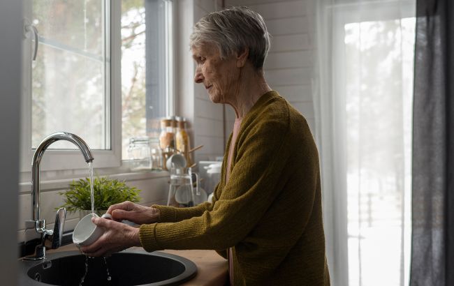 У Києві на Троєщині промиватимуть водопровід у ніч з 17 на 18 вересня - не рекомендовано вживати воду у їжу 1