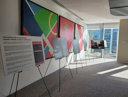 У штаб-квартирі ЄБРР відкрили фотовиставку про українських журналістів - фото 3