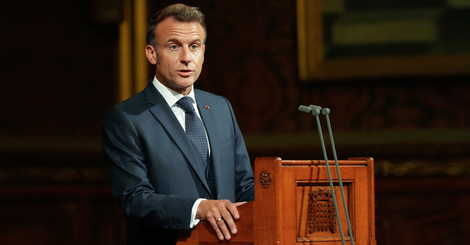 У США поліція заблокувала дорогу Макрону через кортеж Трампа 1