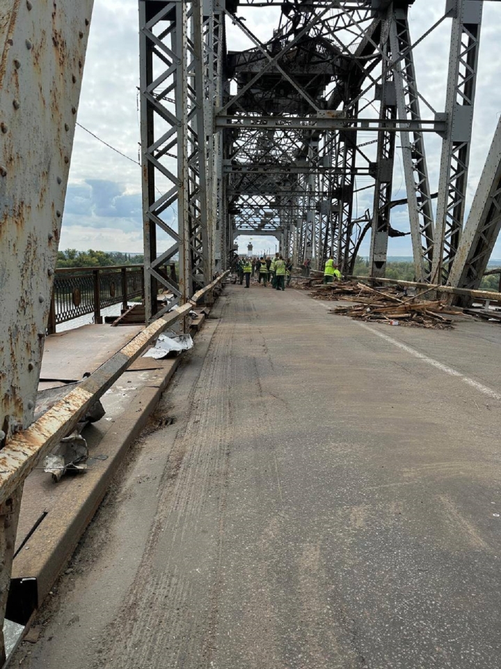 Удар дронів по мосту в Кременчуці – рух авто відновили – фото з місця – Новини Полтави 3