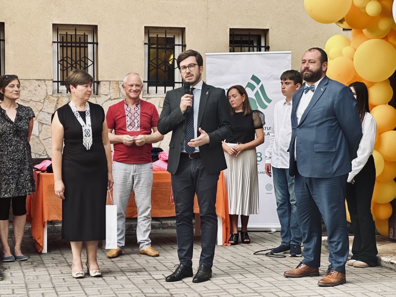 Українці в Угорщині відкрили школу імені Тараса Шевченка - фото 3