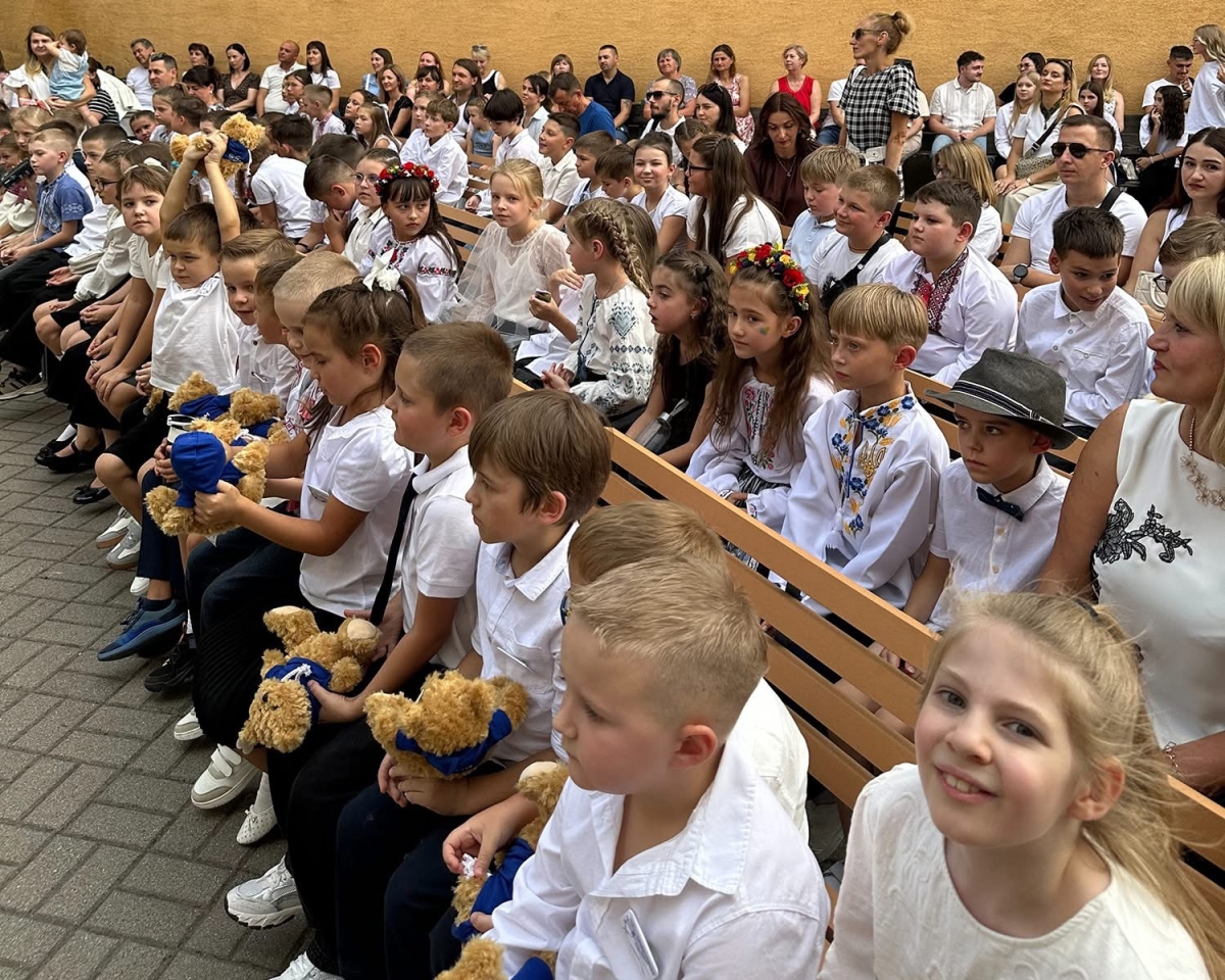 Українці в Угорщині відкрили школу імені Тараса Шевченка - фото 2