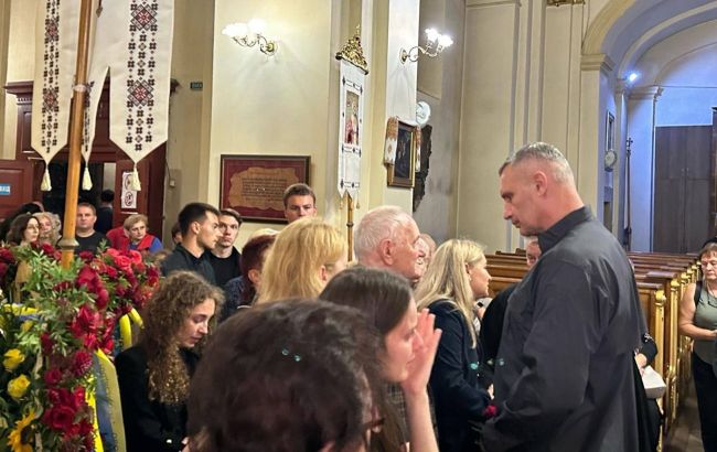 Вбивство Парубія - Кличко відвідав прощальну службу у Львові 1