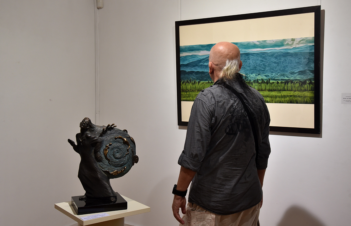 Виставка «Адаптація» у Софії Київській поєднала бронзові скульптури та цифрові образи - фото 32