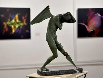 Виставка «Адаптація» у Софії Київській поєднала бронзові скульптури та цифрові образи - фото 6