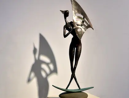 Виставка «Адаптація» у Софії Київській поєднала бронзові скульптури та цифрові образи - фото 4