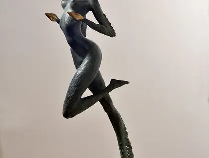 Виставка «Адаптація» у Софії Київській поєднала бронзові скульптури та цифрові образи - фото 3