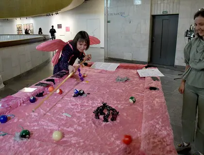 Виставка Віднайдене у втратах у Києві - 22 мисткині представили роботи - фото 16