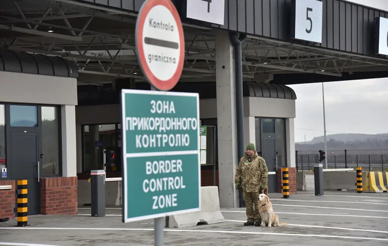 Виїзд за кордон чоловіків 18-22 років – Зеленський пояснив рішення – новини Україна 1
